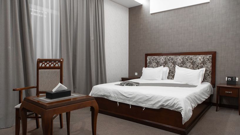 Imagen de la habitación del Hotel Charos Deluxe Resort. Foto 4