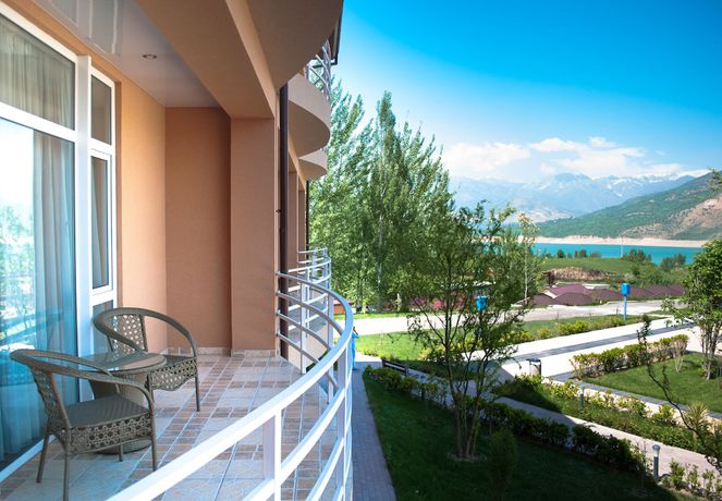 Imagen de la habitación del Hotel Charos Deluxe Resort. Foto 5