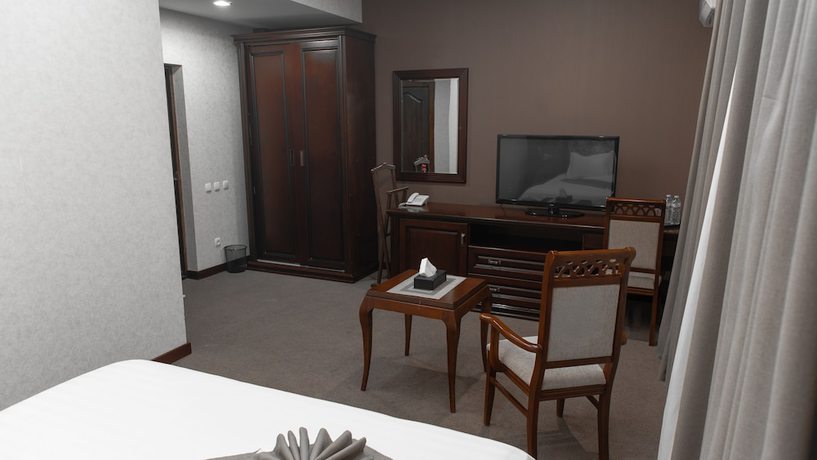 Imagen de la habitación del Hotel Charos Deluxe Resort. Foto 12