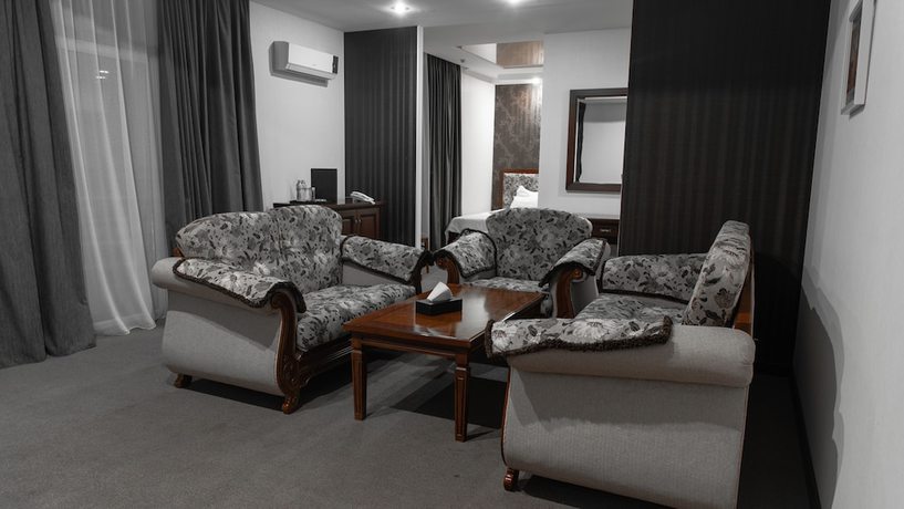Imagen de la habitación del Hotel Charos Deluxe Resort. Foto 16