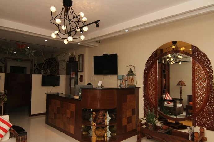 Imagen de los interiores del Hotel Charo's Dormitel. Foto 31