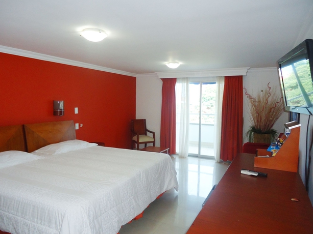 Imagen de la habitación del Hotel Charthon. Foto 4