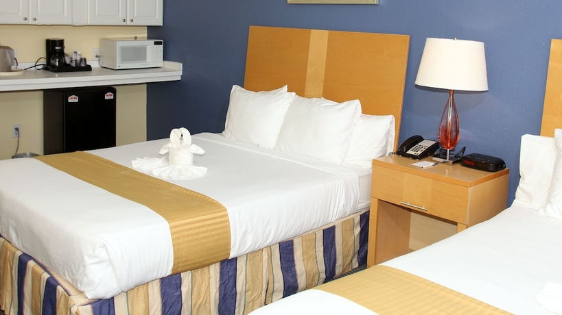 Imagen de la habitación del Hotel Charthouse And Suites. Foto 3