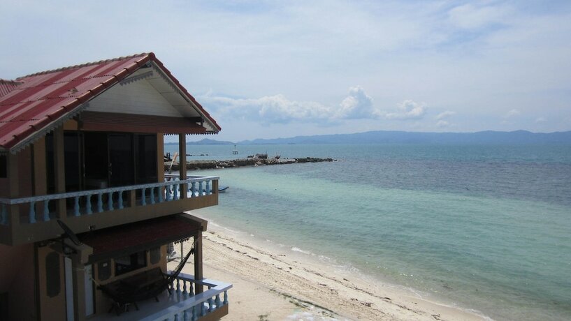 Imagen general del Hotel Charung Bungalows. Foto 2