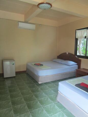 Imagen general del Hotel Charung Bungalows. Foto 4