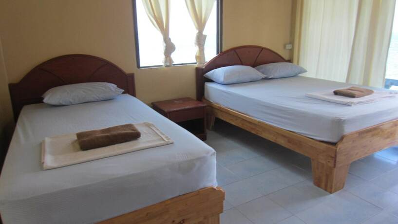 Imagen de la habitación del Hotel Charung Bungalows. Foto 12
