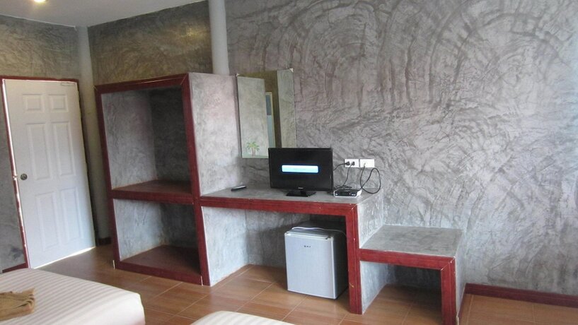 Imagen de la habitación del Hotel Charung Bungalows. Foto 13