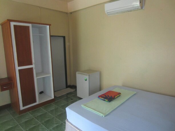 Imagen de la habitación del Hotel Charung Bungalows. Foto 18