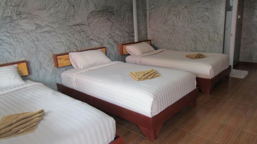 Imagen de la habitación del Hotel Charung Bungalows. Foto 19