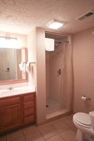Imagen de la habitación del Hotel Charwood Suites. Foto 7
