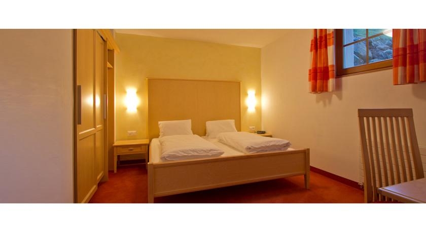 Imagen de la habitación del Hotel Chasa Altamira. Foto 2