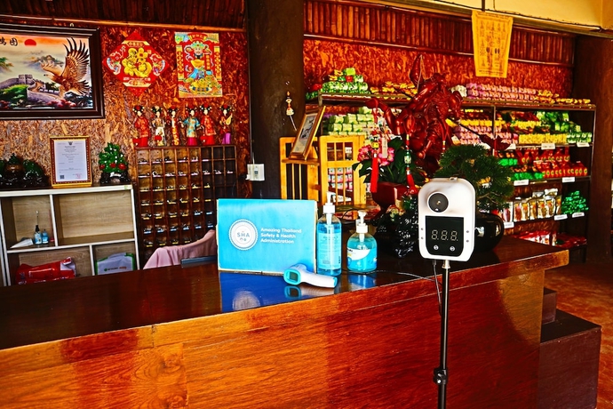 Imagen de los interiores del Hotel Chasa Rakthai Resort. Foto 19