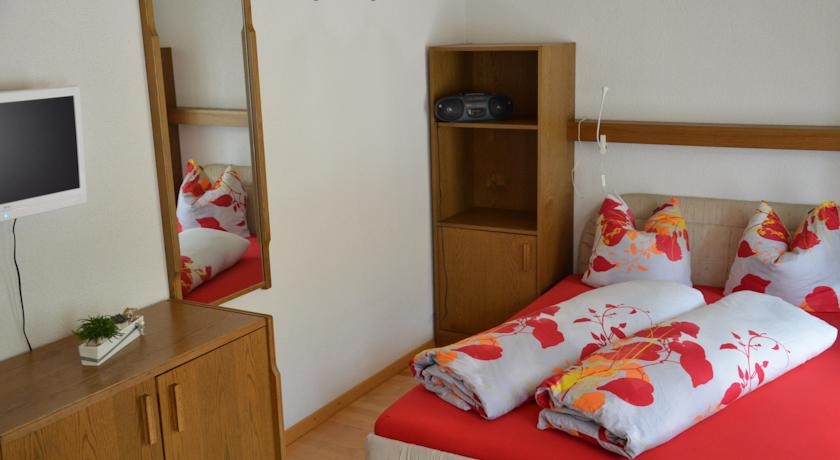 Imagen de la habitación del Hotel Chasa Ravaischa. Foto 2