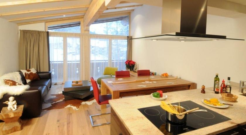 Imagen de la habitación del Hotel Chasa Seraina. Foto 2