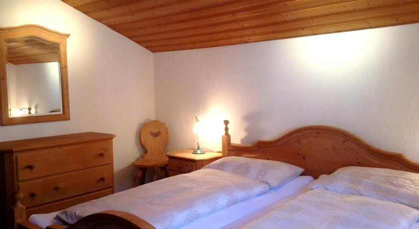 Imagen de la habitación del Hotel Chasa Sulai. Foto 2