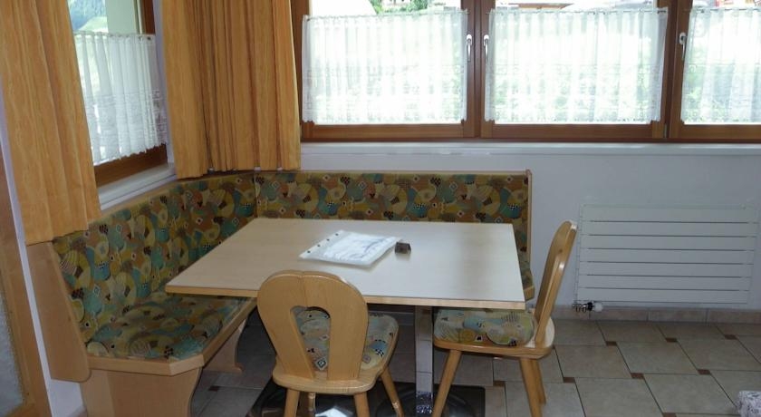 Imagen de la habitación del Hotel Chasa Vaidum. Foto 4