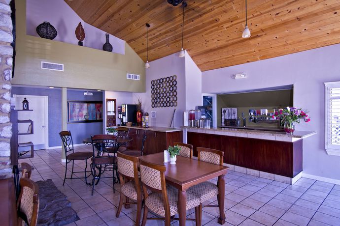 Imagen de los interiores del Hotel Chase Suite El Paso. Foto 18