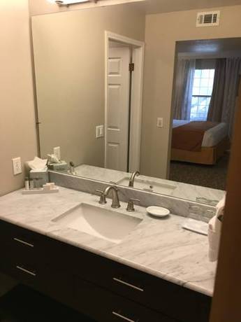Imagen de la habitación del Hotel Chase Suite Newark Silicon Valley. Foto 7