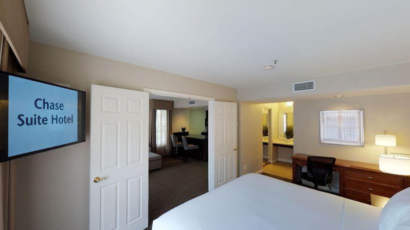 Imagen de la habitación del Hotel Chase Suites Brea-fullerton. Foto 11