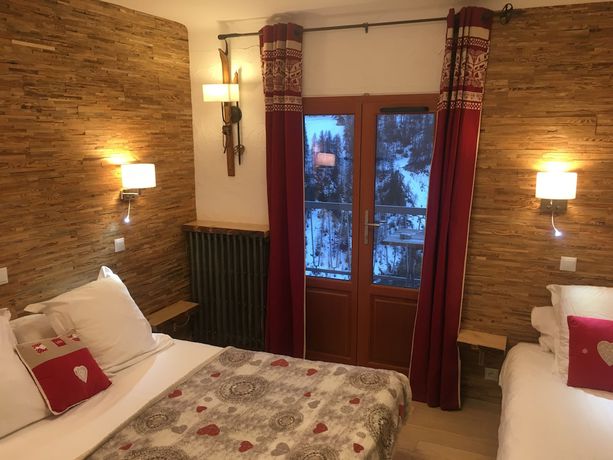 Imagen de la habitación del Hotel Chastellares. Foto 11