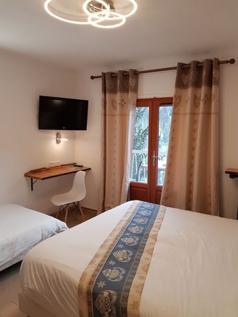 Imagen de la habitación del Hotel Chastellares. Foto 12