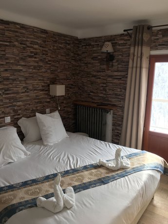 Imagen de la habitación del Hotel Chastellares. Foto 15