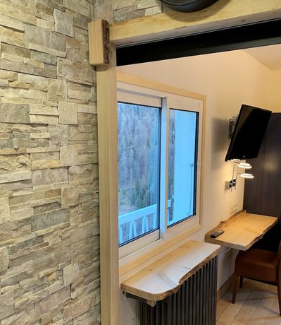 Imagen de la habitación del Hotel Chastellares. Foto 16