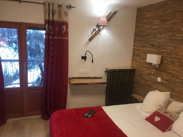 Imagen de la habitación del Hotel Chastellares. Foto 19