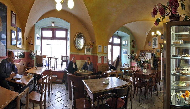 Imagen del bar/restaurante del Hotel Chateau 9 Apartments By Adrez Living. Foto 2