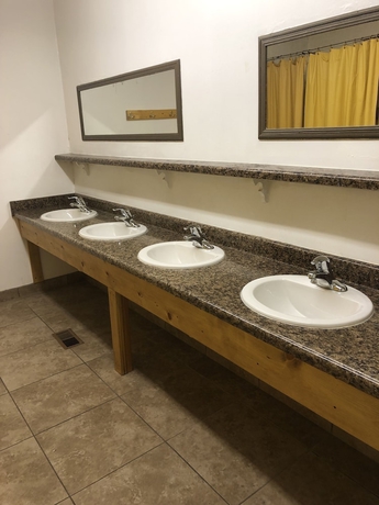 Imagen de la habitación del Hotel Chateau Apres Lodge. Foto 17