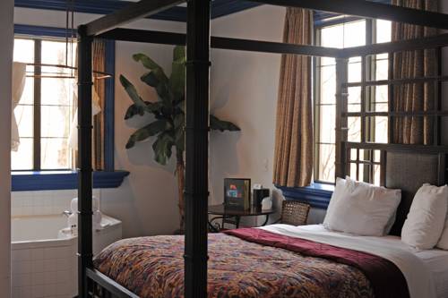 Imagen de la habitación del Hotel Chateau Avalon. Foto 7