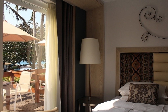 Imagen de la habitación del Hotel Chateau Beach Resort. Foto 5