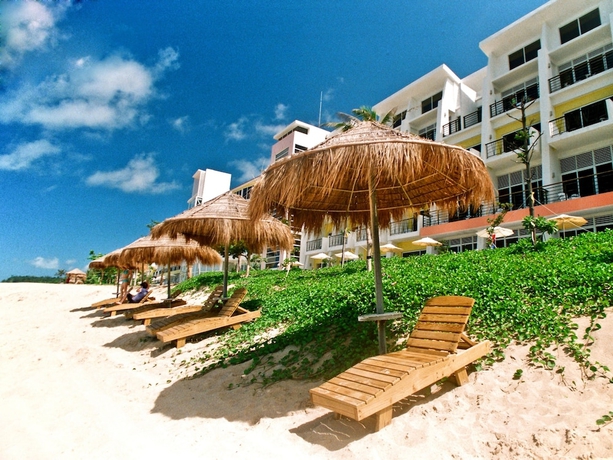Imagen general del Hotel Chateau Beach Resort. Foto 1