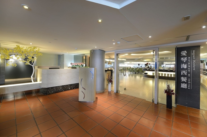 Imagen de los interiores del Hotel Chateau Beach Resort. Foto 19