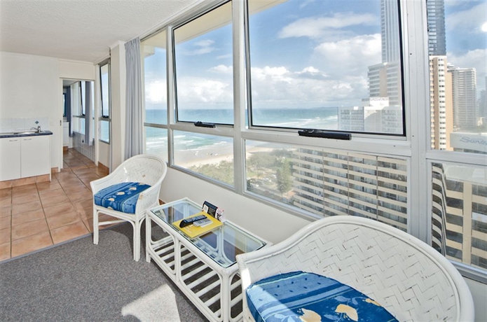 Imagen de los interiores del Hotel Chateau Beachside. Foto 7