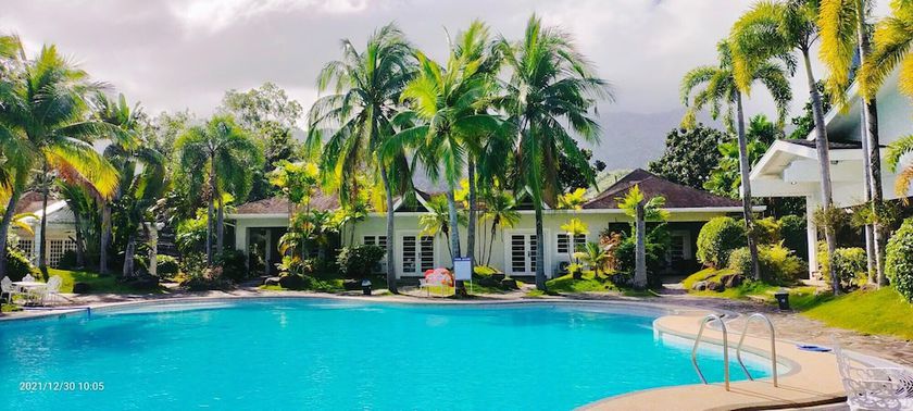 Imagen de la piscina del Hotel Chateau Bleu Resort. Foto 18