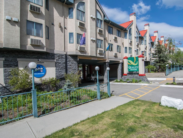 Imagen de los exteriores del Hotel Chateau Canmore. Foto 13