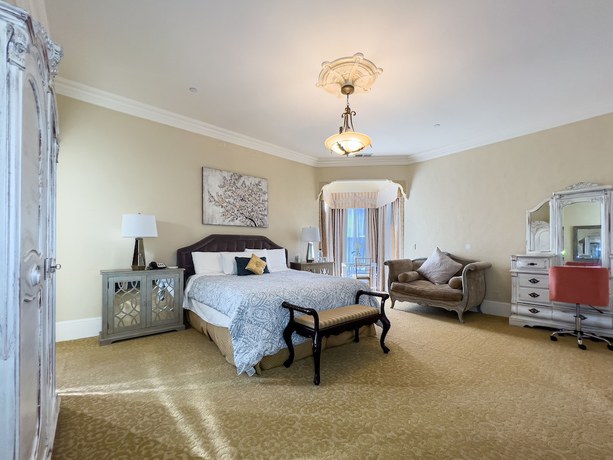 Imagen de la habitación del Hotel Chateau Coralini. Foto 5