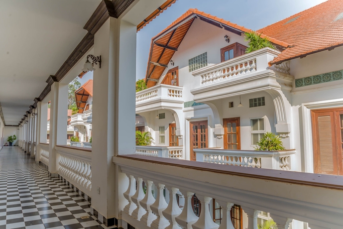 Imagen de los exteriores del Hotel Chateau D'angkor La Residence. Foto 16