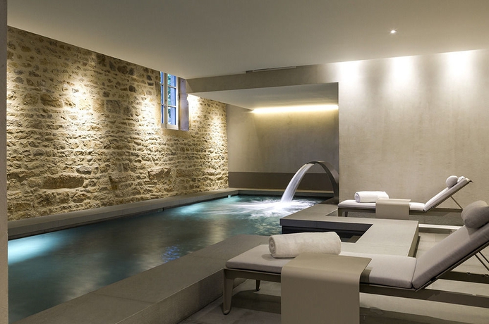 Imagen de la piscina del Hotel Chateau De Bagnols. Foto 11