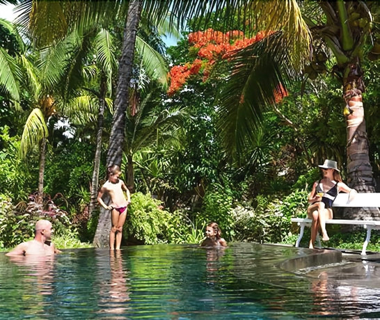 Imagen de la piscina del Hotel Chateau De Feuilles. Foto 19
