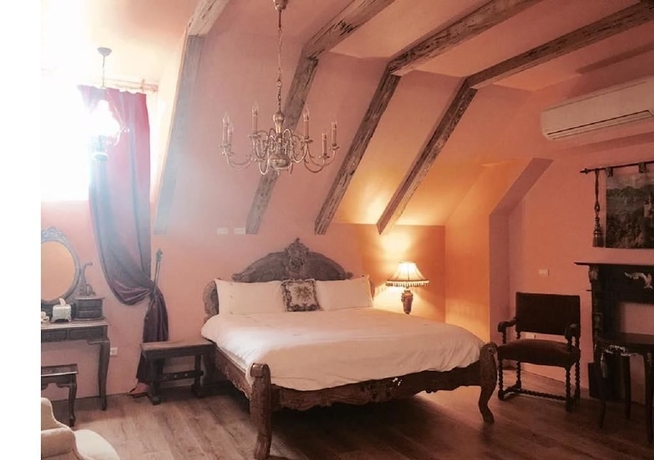 Imagen de la habitación del Hotel Chateau De France. Foto 5