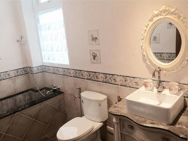 Imagen de la habitación del Hotel Chateau De France. Foto 15