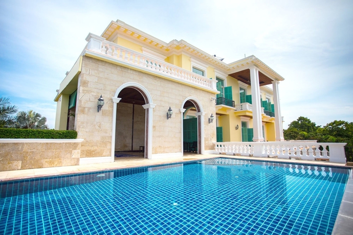 Imagen de la piscina del Hotel Chateau De Khaoyai and Resort. Foto 16
