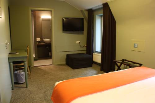 Imagen de la habitación del Hotel Chateau De La Poste. Foto 5