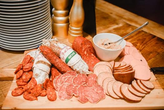 Imagen del bar/restaurante del Hotel Chateau De Mery. Foto 2