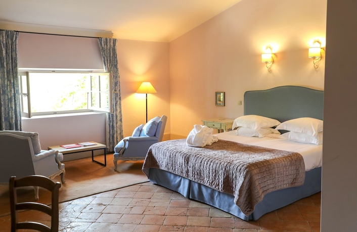 Imagen de la habitación del Hotel Chateau De Roussan. Foto 4