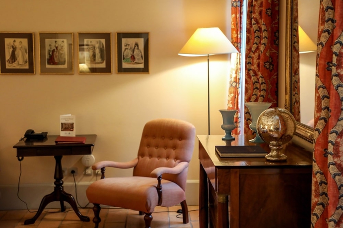 Imagen de la habitación del Hotel Chateau De Roussan. Foto 11