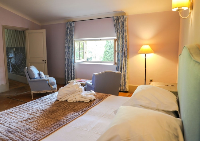 Imagen de la habitación del Hotel Chateau De Roussan. Foto 14