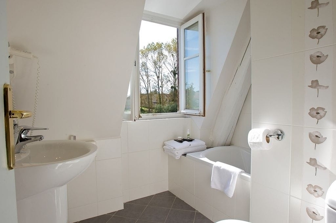 Imagen de la habitación del Hotel Chateau De Saulon. Foto 4